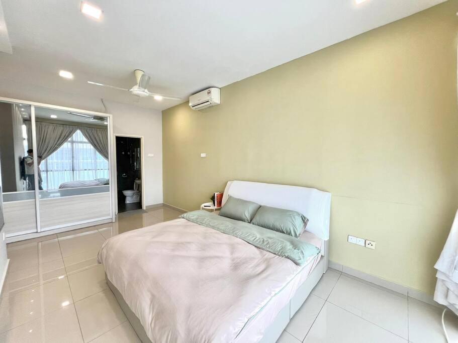 Mount Austin Retreat Johor Bahru